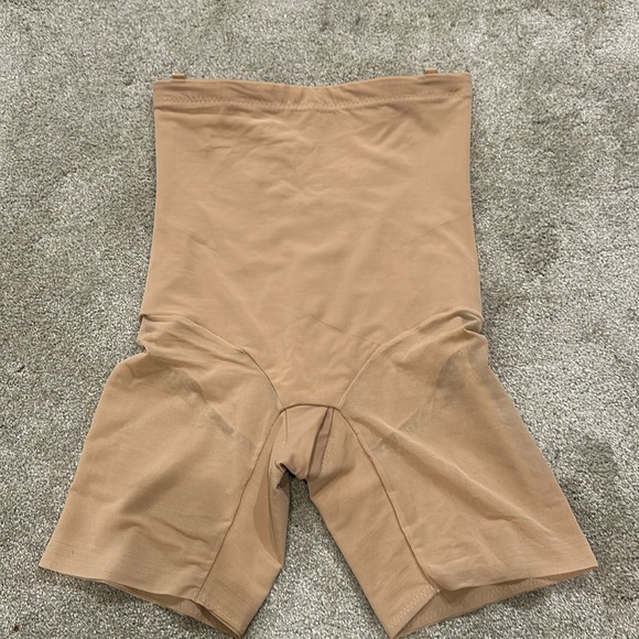 💛 Honeylove SuperPower Short - Picture 2 of 7